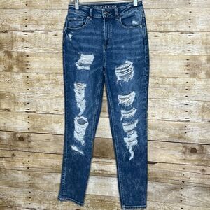 AMERICAN EAGLE DISTRESSED HIGH RISE CASUAL STRETCH EVERYDAY WEAR MOM JEANS SZ. 2